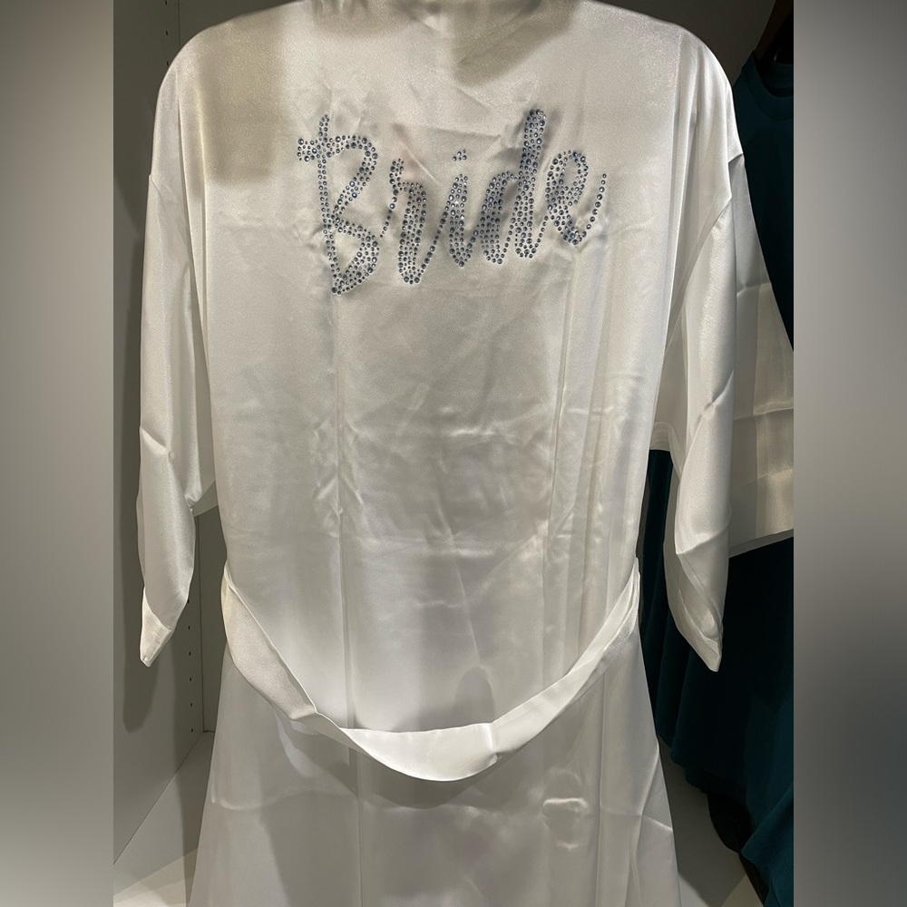 New and never worn white silk brides robe from Victoria’s Secret